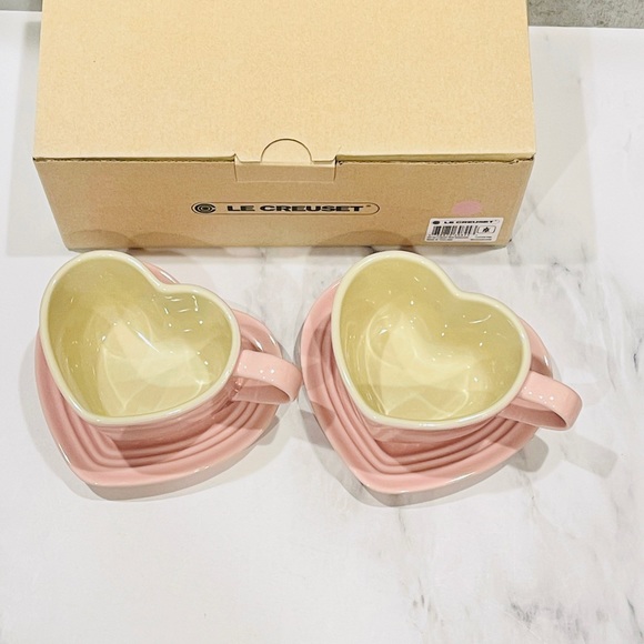 Le Creuset Heart Mugs Set of 2 with Saucer - Picture 2 of 9